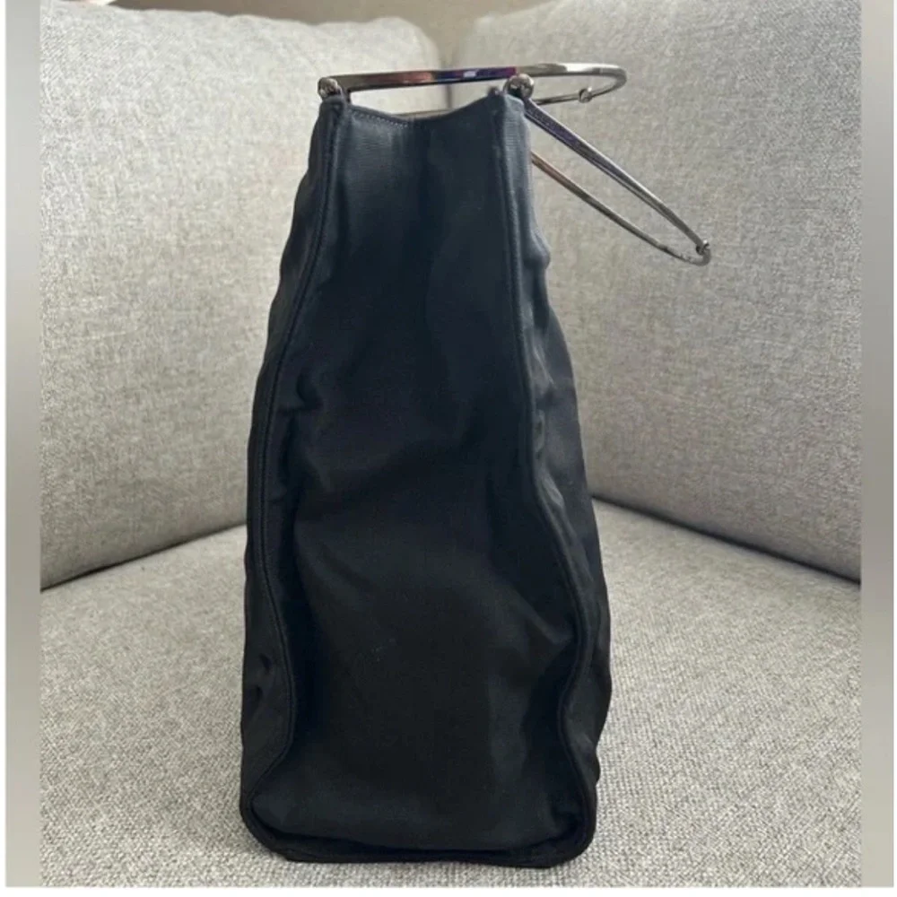 Gucci Nylon black bag with Gunmetal Silver handles 002-1025 200682 EUC - Picture 6 of 16
